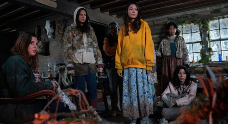 (Balról jobbra): Sophie Nelissa, Courtney Eatto, Nia Sodaya, Alexa Barjoas, Nuha Jes Izman és Mye Lea a