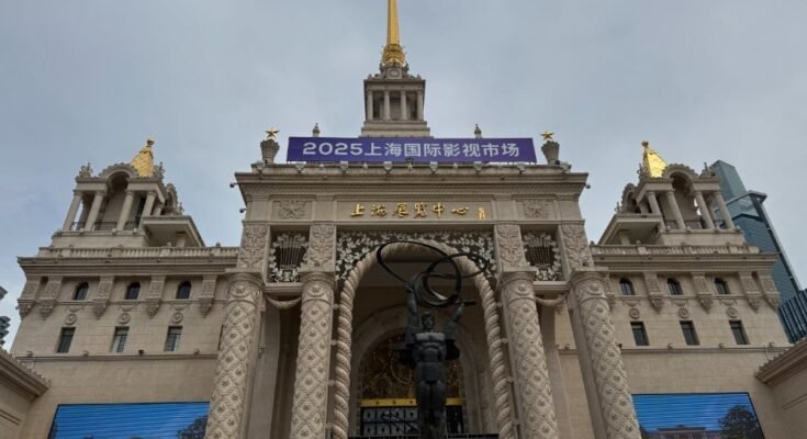 Az új Shanghai -film és a televíziós piac keveri az ipari ajánlatokat a rajongói rendezvényekkel