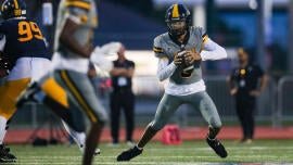 A Dia Bell elit 11 MVP -nek nevezte: A QB Ötcsillag lesz az első Texas -bérlők, akik nyernek