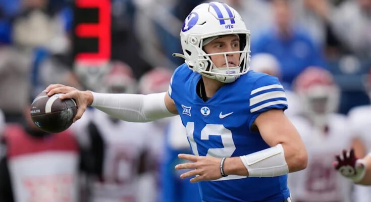 BYU Jake Retzlaff (12) Oklahoma -tó Az egyetemi labdarúgó -mérkőzés első felében, az NCAA -ban, 2023. november 18 -án, szombaton, Provo, Utah. (Photo / Rick Bowmer)