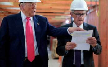 Jerome Powell (jobbra) és kollégáinak a szövetségi tartalék elnökének szerdán változatlanul kell hagynia a kamatlábakat, annak ellenére, hogy az alacsonyabb Trump elnök felhívása volt.
