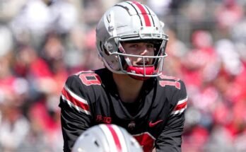 Ohio állam QB csata Sayin, Kienholz között túl közel a híváshoz