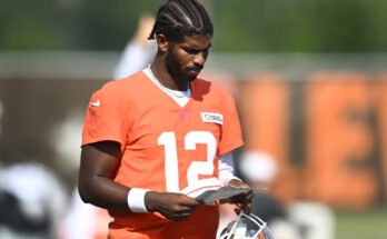 Colin Cowherd megosztja a Perfect Browns tervet, amelyben Sheder Sanders és Elite SEC QB