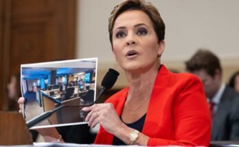 A Kari -tó, aki a világ média amerikai ügynökségét felügyeli, fényképet szervez az Amerika Voice Voice szerkesztői tereméről, miközben a ház közönségének közönségének, az ügynökség jövőjéről szóló közönségének 2025. június 25 -én (Saul Loeb / AFP fényképe) tanúvallomása (Saul Loeb / AFP fotója a Getty Images segítségével)