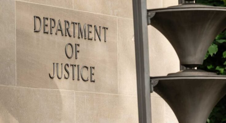 Az Igazságügyi Minisztérium építését 2025. július 20 -án, Washington DC -ben látták, a Kamara megfigyelő bizottsága idézte a DOJ -t a Jeffrey Epstein vizsgálatával kapcsolatos iratokhoz.
